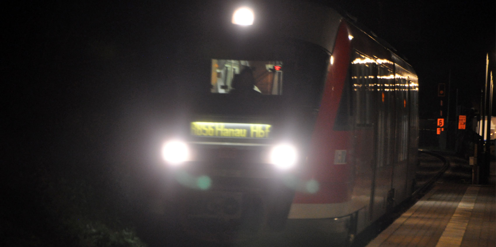 Anfahrt mit der Buslinie (31) des VAG (Verkehrs- und Tarifgemeinschaft am Bayerischen Untermain (VAB GmbH): Haltestelle Feuerwehr