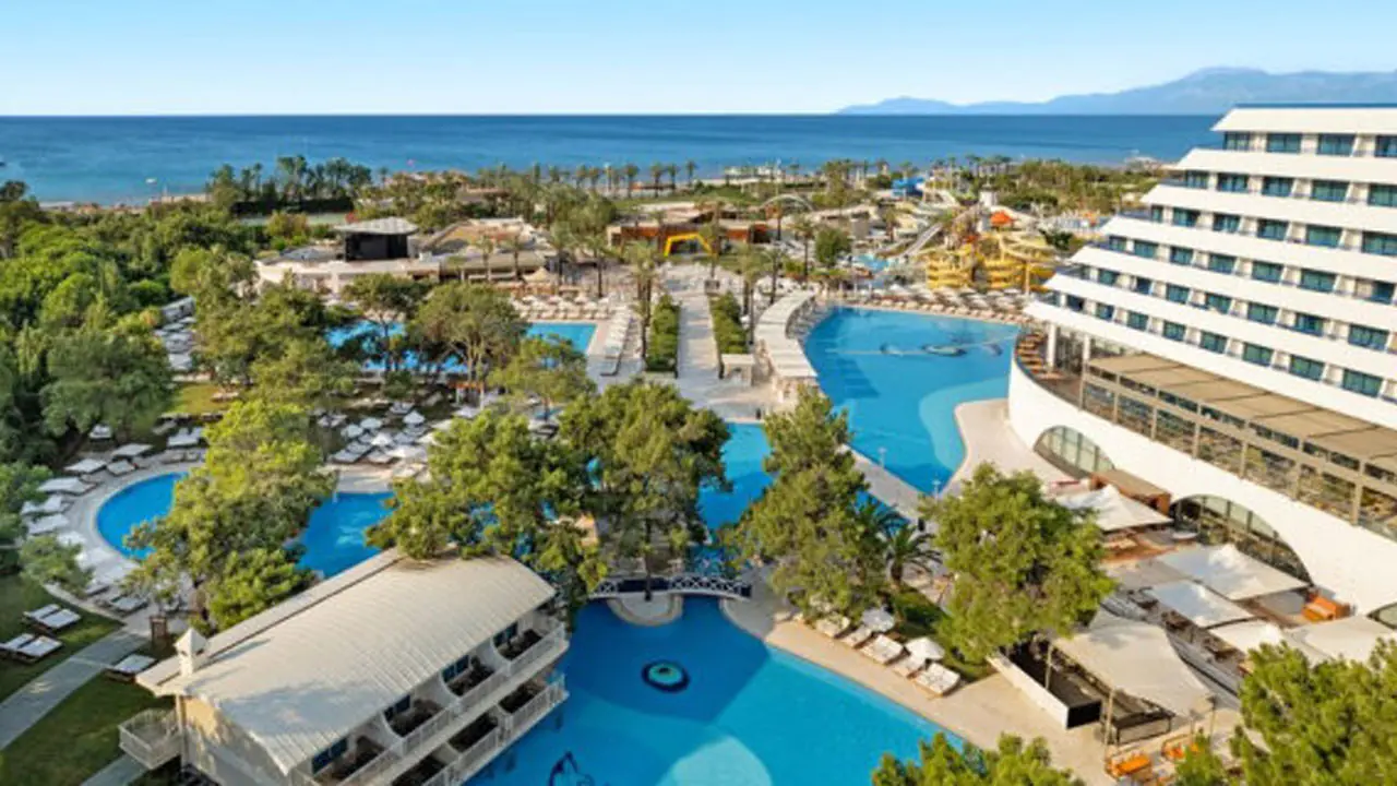 Titanic Deluxe Lara | Lara